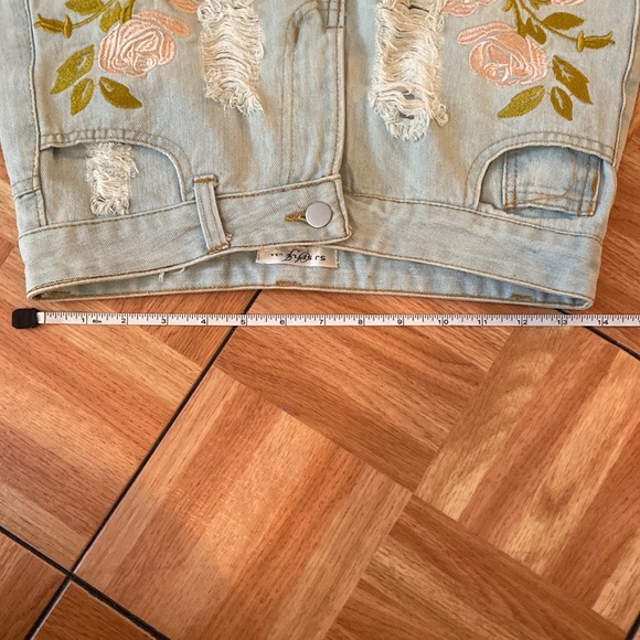 SJ Style Light Wash Denim Distressed Jean Shorts with Pink Rose Details - Picture 4 of 5